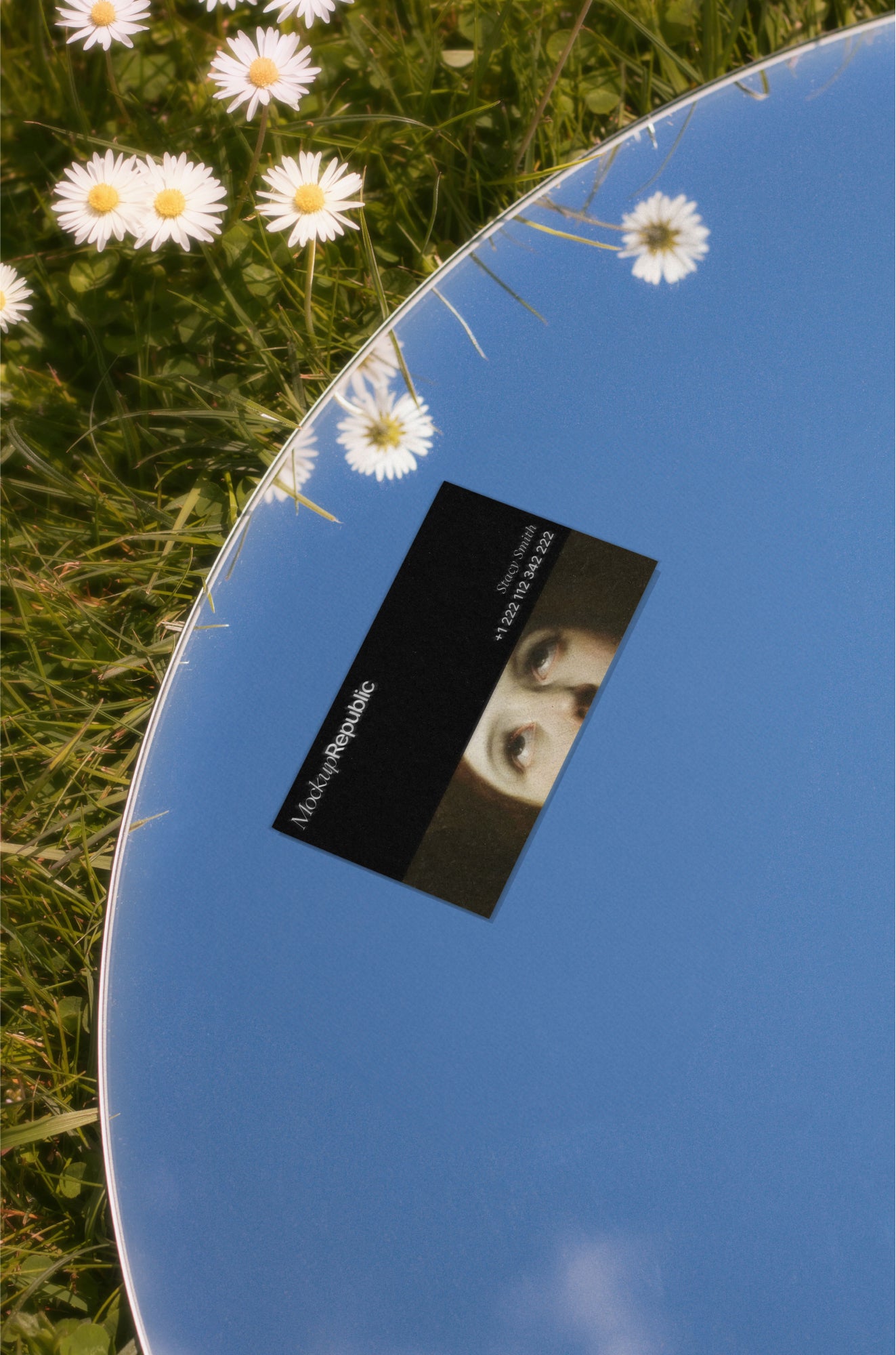 Business Card Mockup DS_014