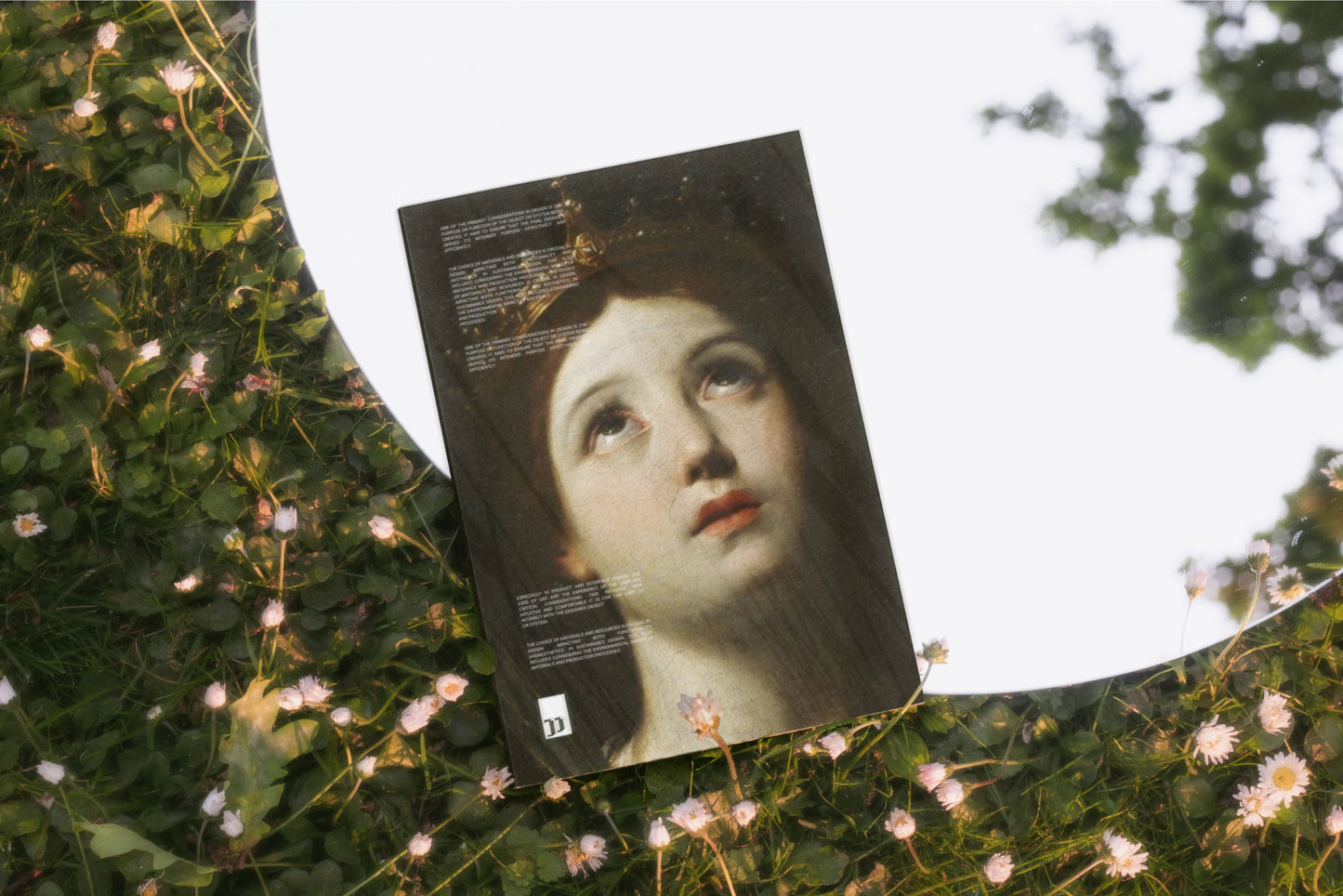 Dark Book Mockup DS_033