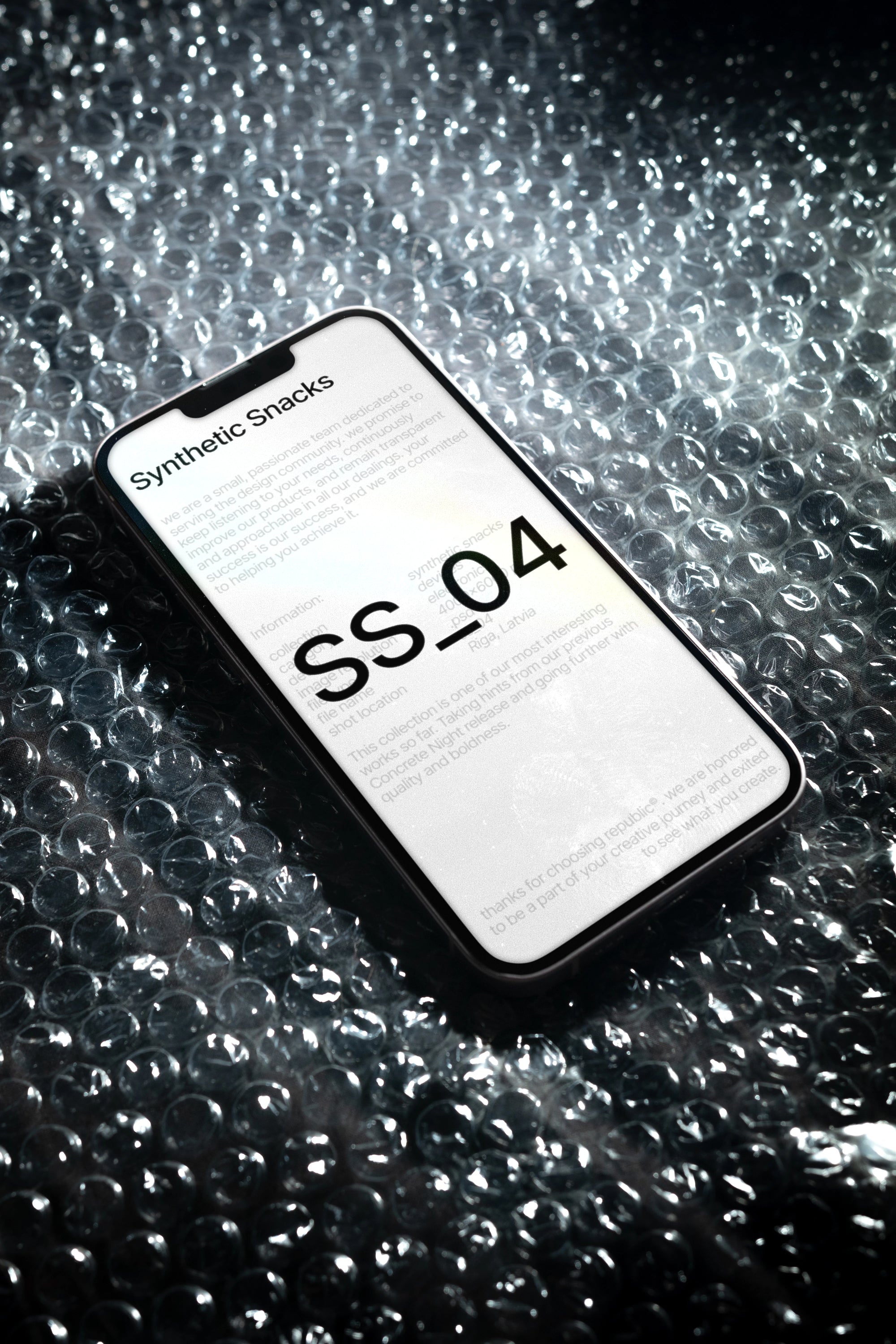 iPhone Mockup SS_04