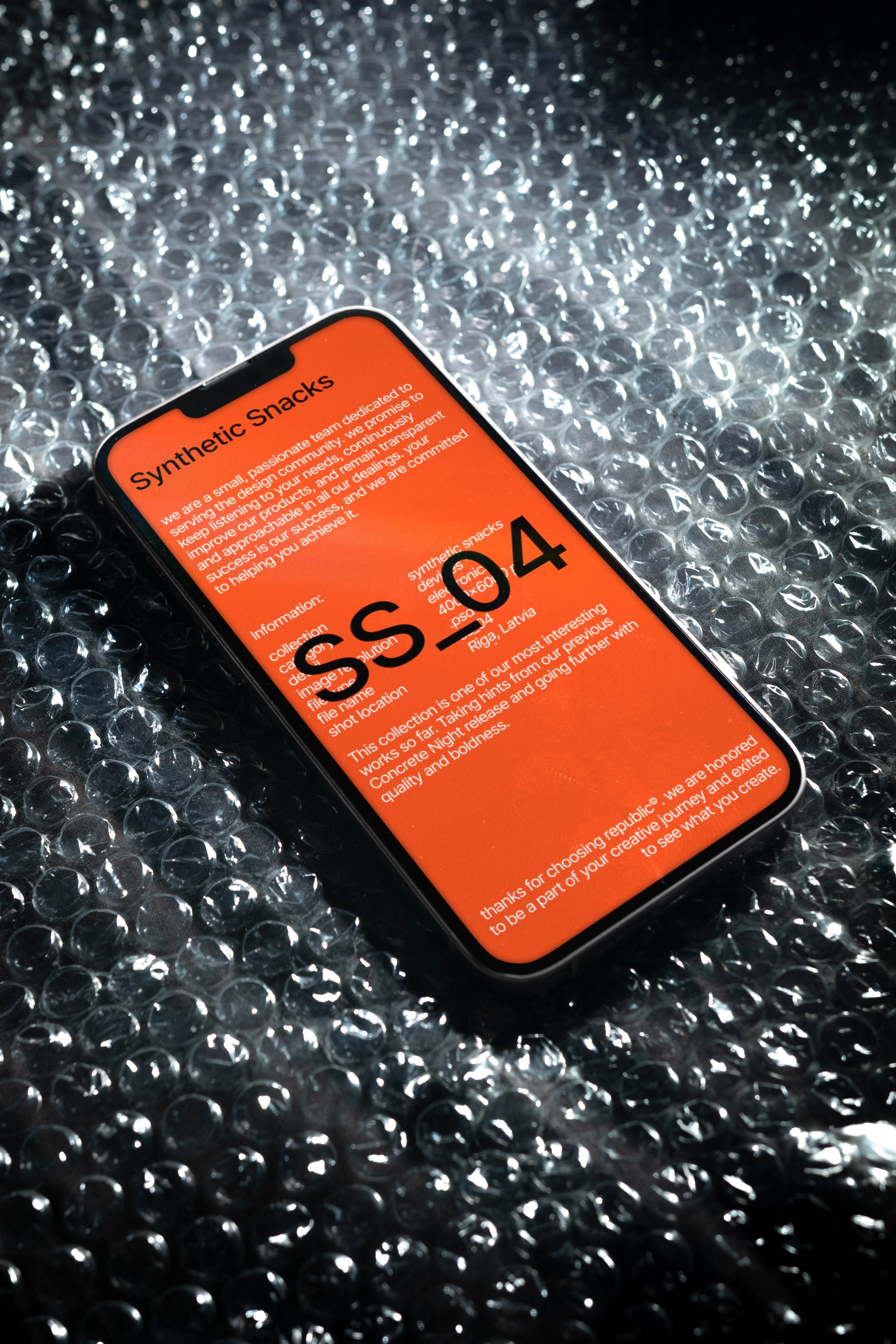 iPhone Mockup SS_04