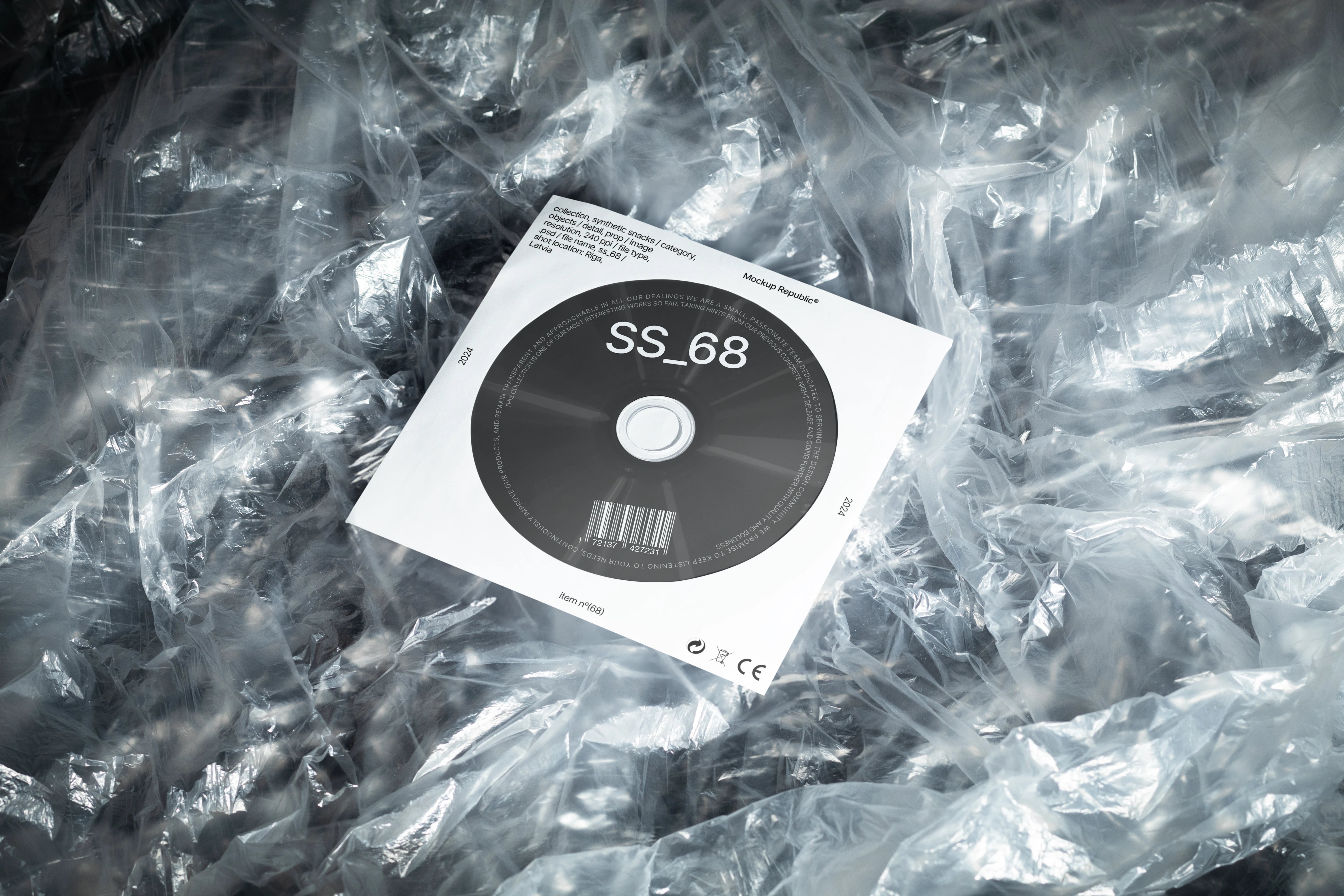 CD Mockup SS_68 – Mockup Republic