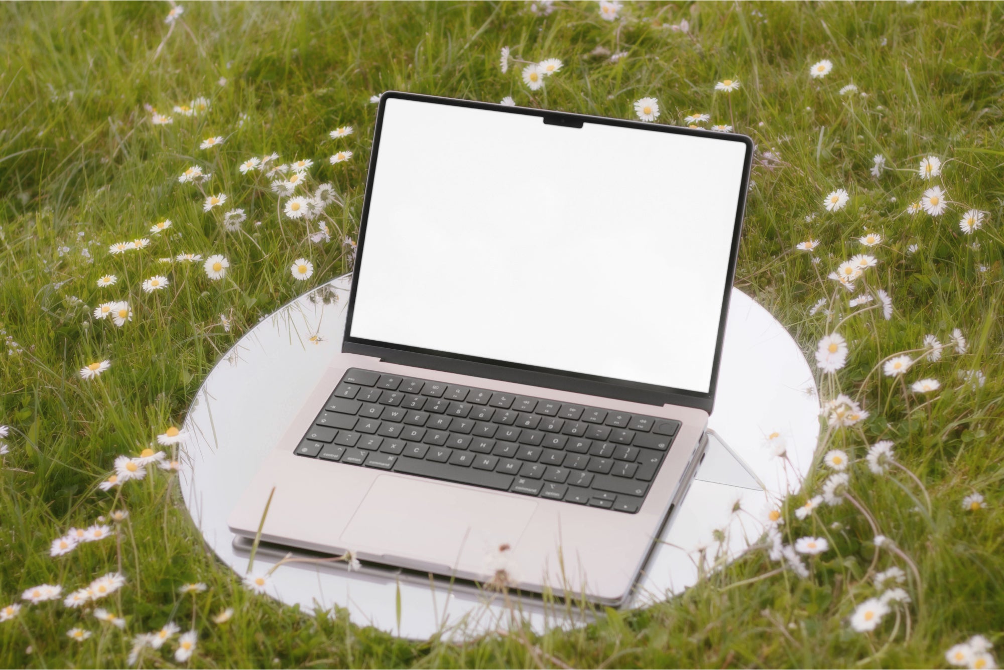 MacBook Pro 14 Mockup DS_003
