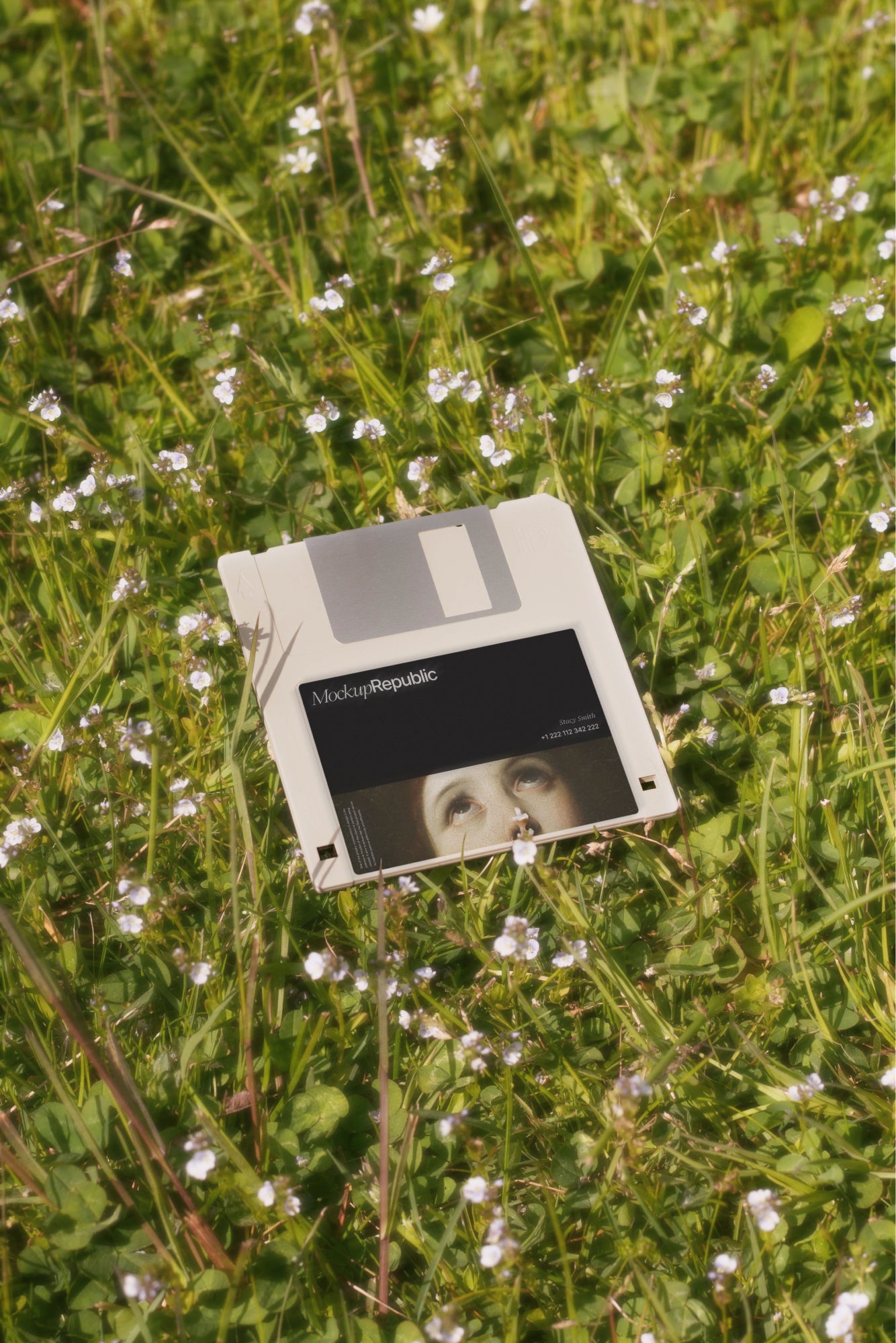 Floppy Disk Mockup DS_012