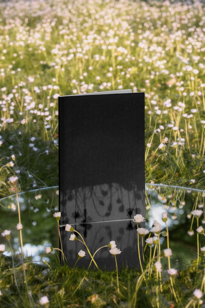 Dark Book Mockup DS_036