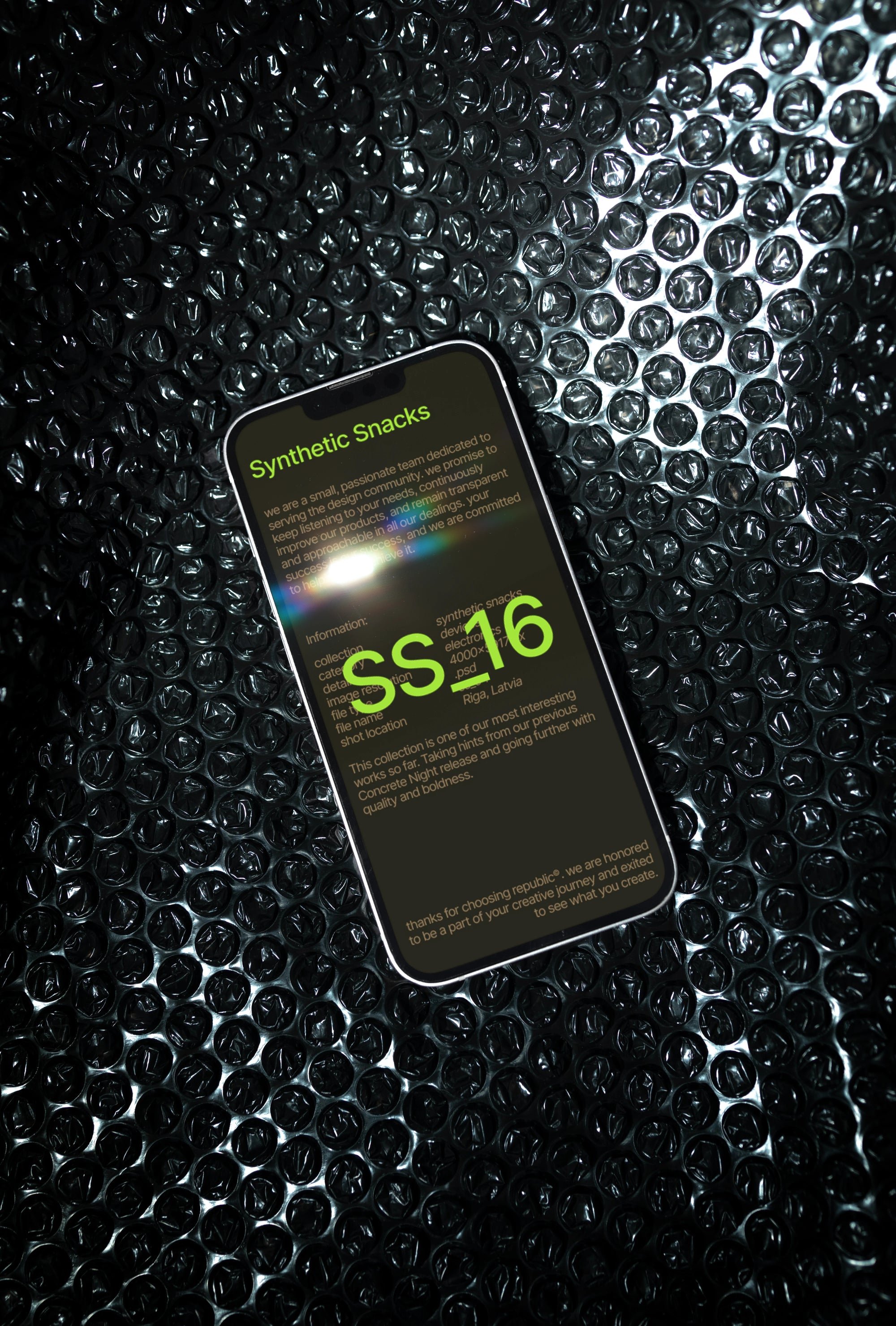 iPhone Mockup SS_16