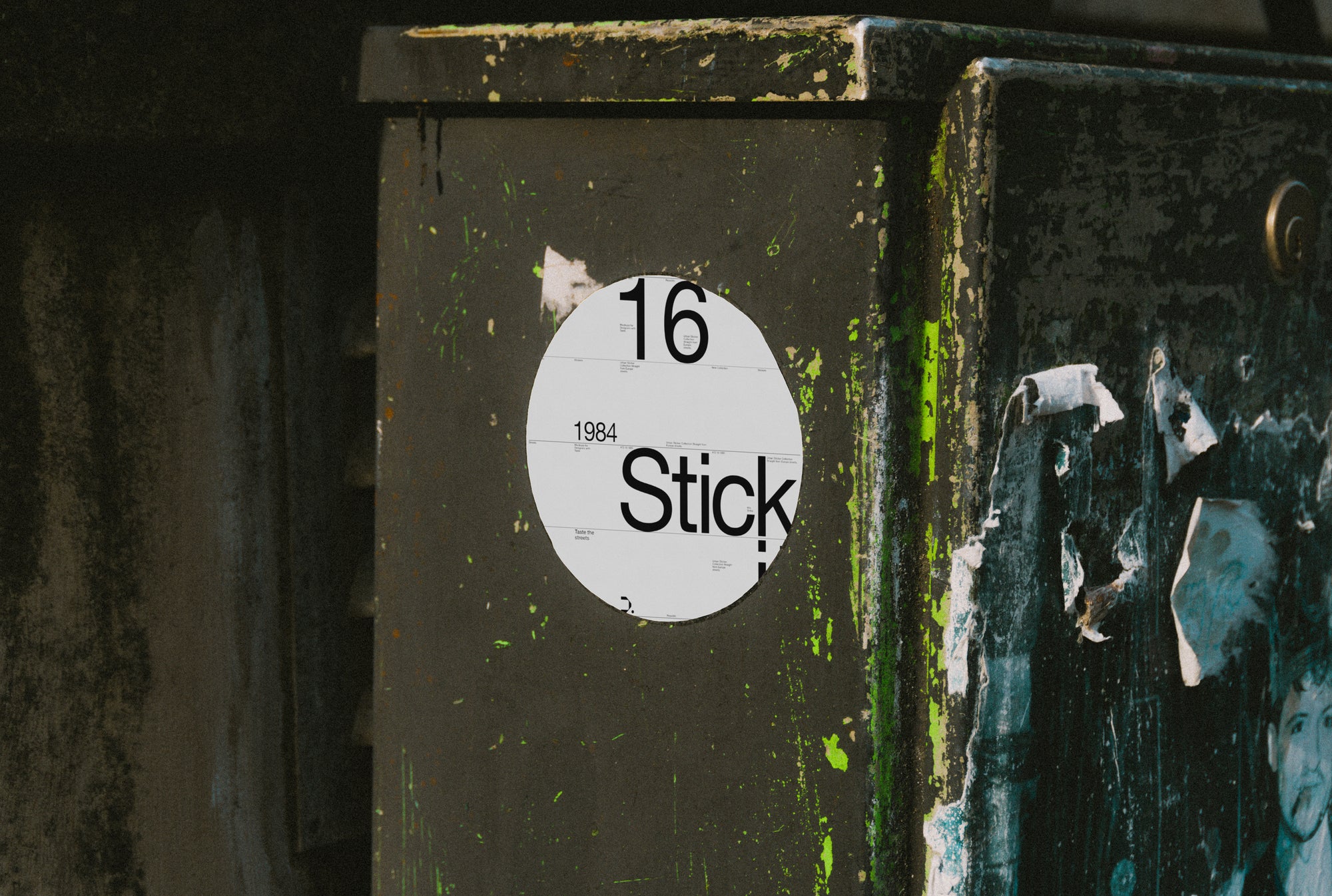 Urban Sticker Mockup ST_004