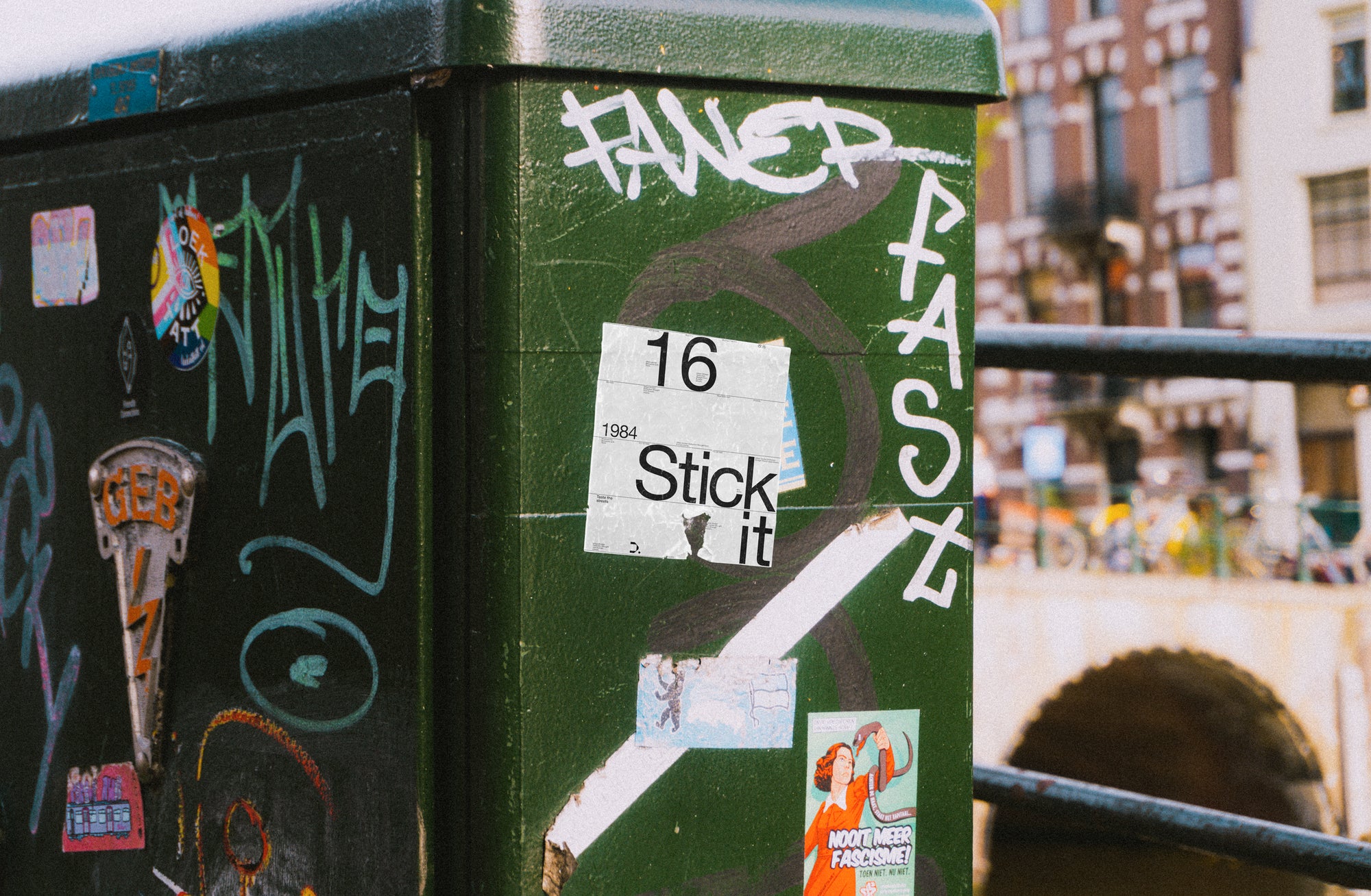 Urban Sticker Mockup ST_005